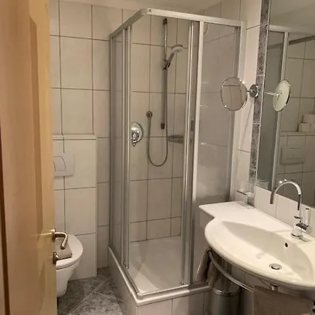 Oda ve Kahvaltı Petit Madlein 4*