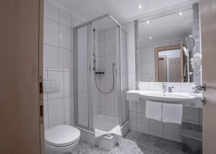 住宿加早餐酒店 Petit Madlein 伊施格尔