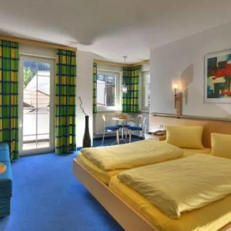 Alojamento de Acomodação e Pequeno-almoço Petit Madlein