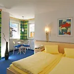 Petit Madlein Bed & Breakfast 4*